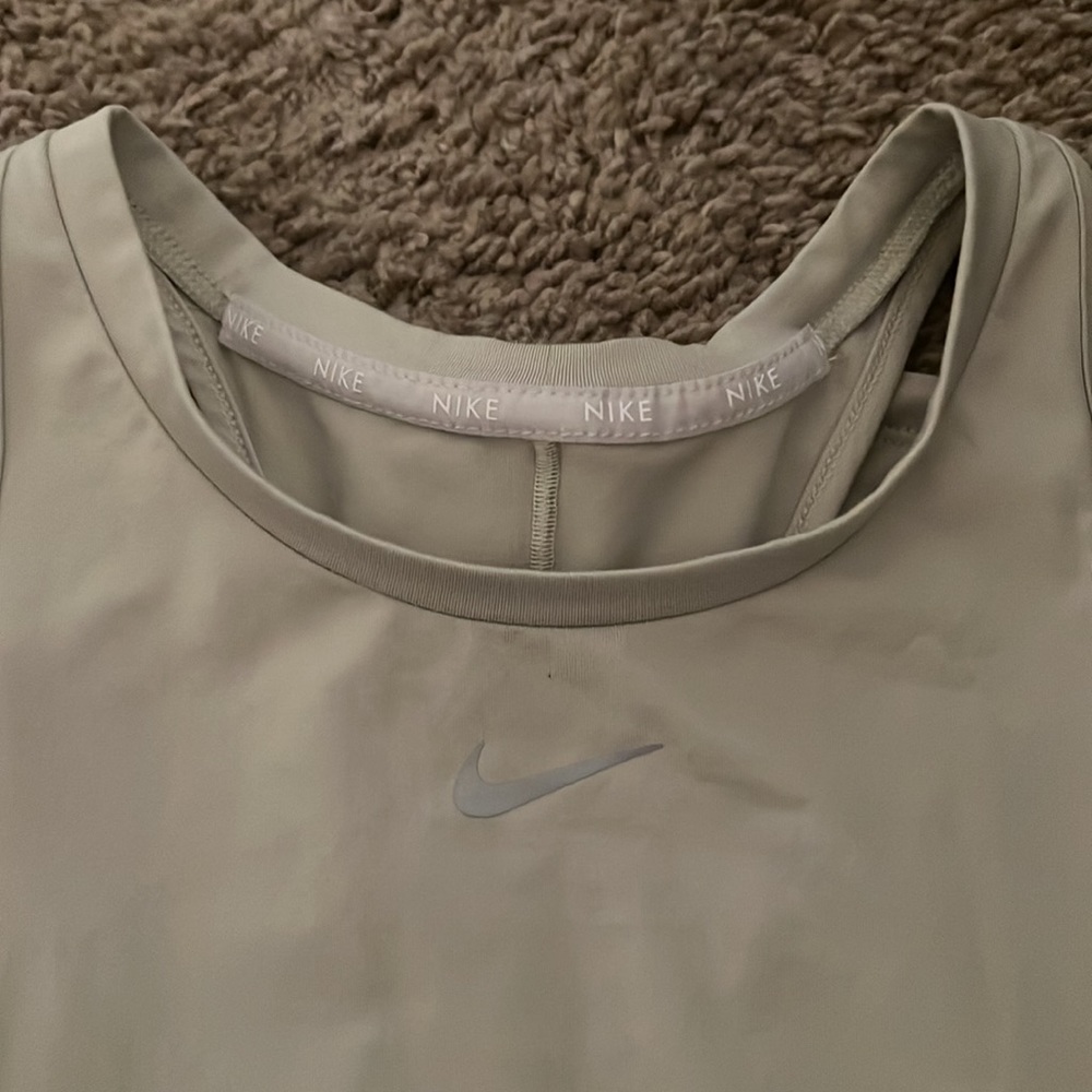 Nike Racerback - Picture 3 of 3